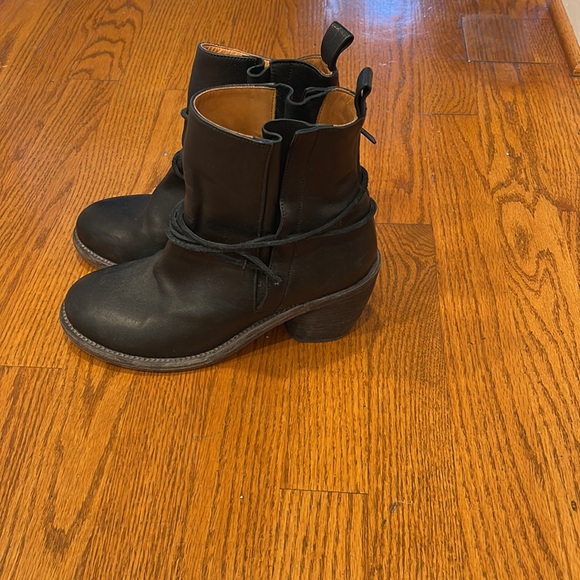 Black leather P Minjo boots. Like new. - Picture 2 of 4